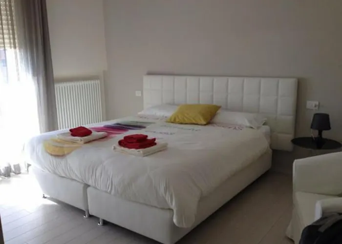 ベッド・アンド・ブレックファスト Il Colore Dei Sogni Due Carrare